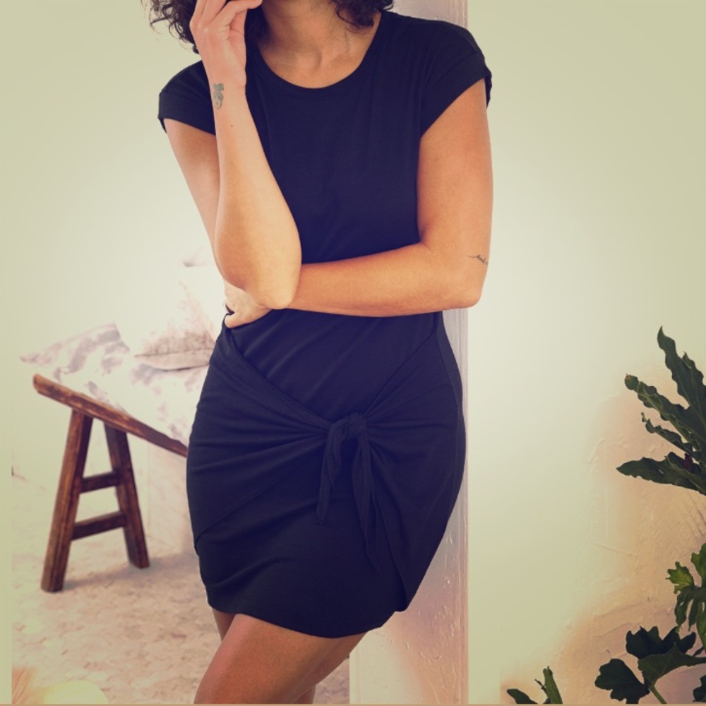 Black Tie Front Mini